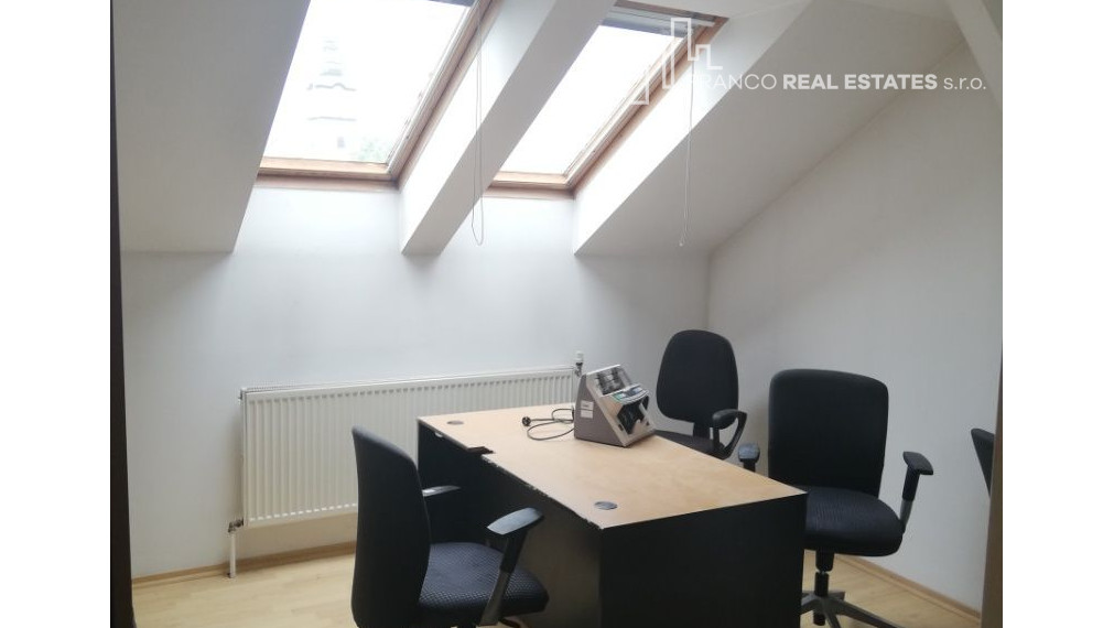 Prenájom kancelárii a obchodných priestorov v centre mesta Prievidza