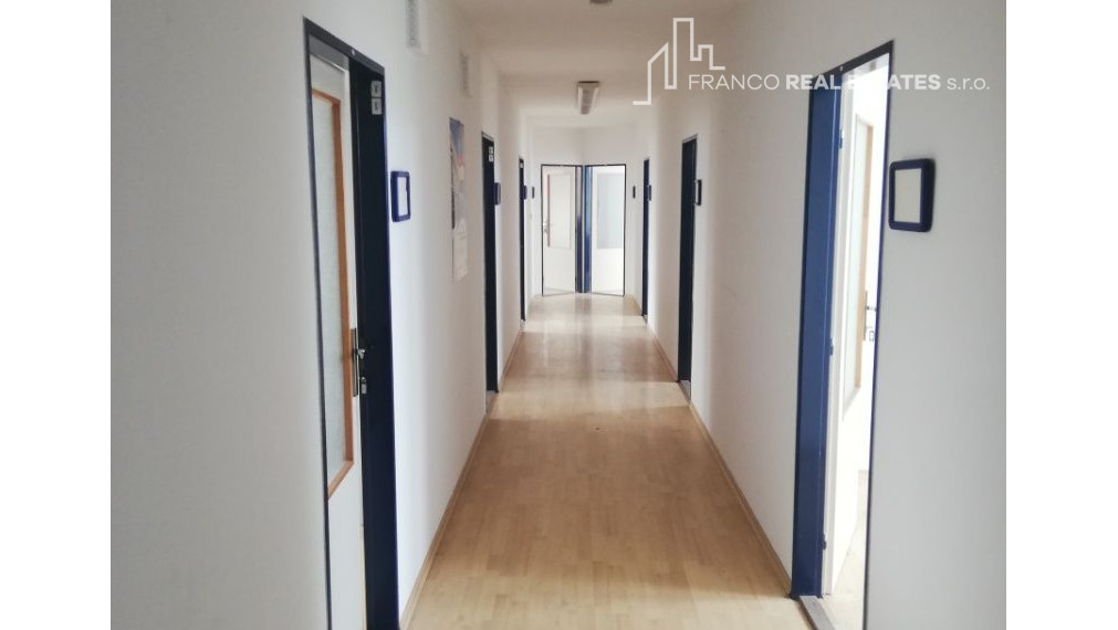 Prenájom kancelárii a obchodných priestorov v centre mesta Prievidza