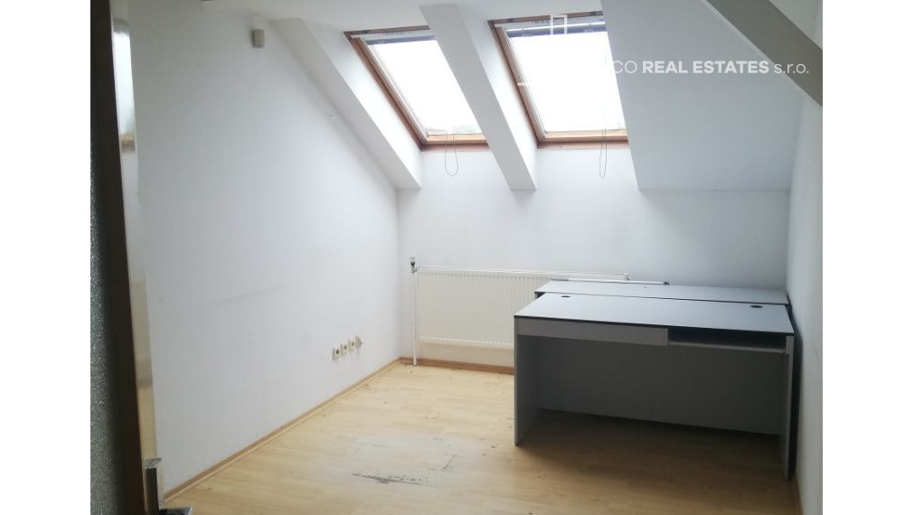 Prenájom kancelárii a obchodných priestorov v centre mesta Prievidza