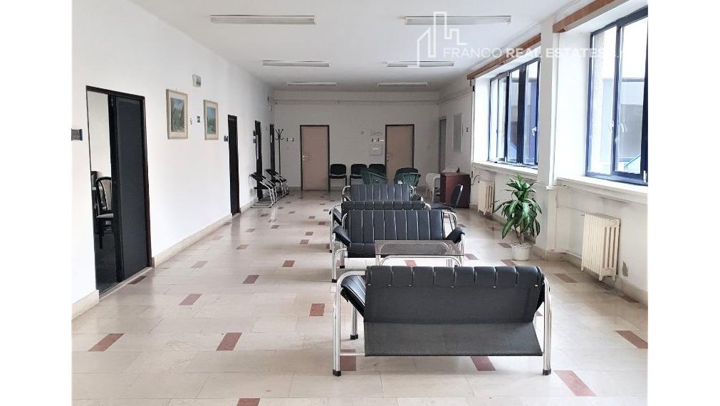 Kancelárie v priamom centre mesta Galanta, od 14m2 až po celkových 470m2