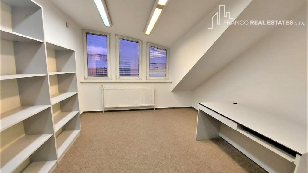 Prenájom kancelárií v centre mesta PRIEVIDZA - PO REKONŠTRUKCIÍ !!!