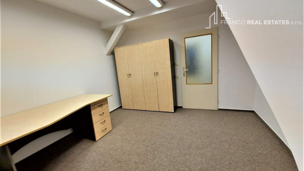 Prenájom kancelárií v centre mesta PRIEVIDZA - PO REKONŠTRUKCIÍ !!!