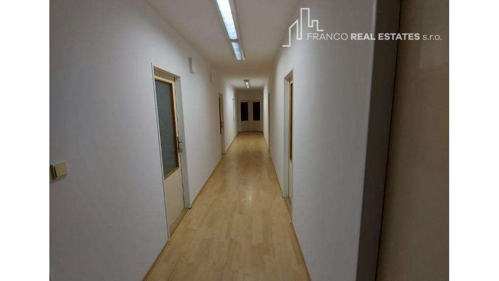 Prenájom kancelárií v centre mesta PRIEVIDZA - PO REKONŠTRUKCIÍ !!!