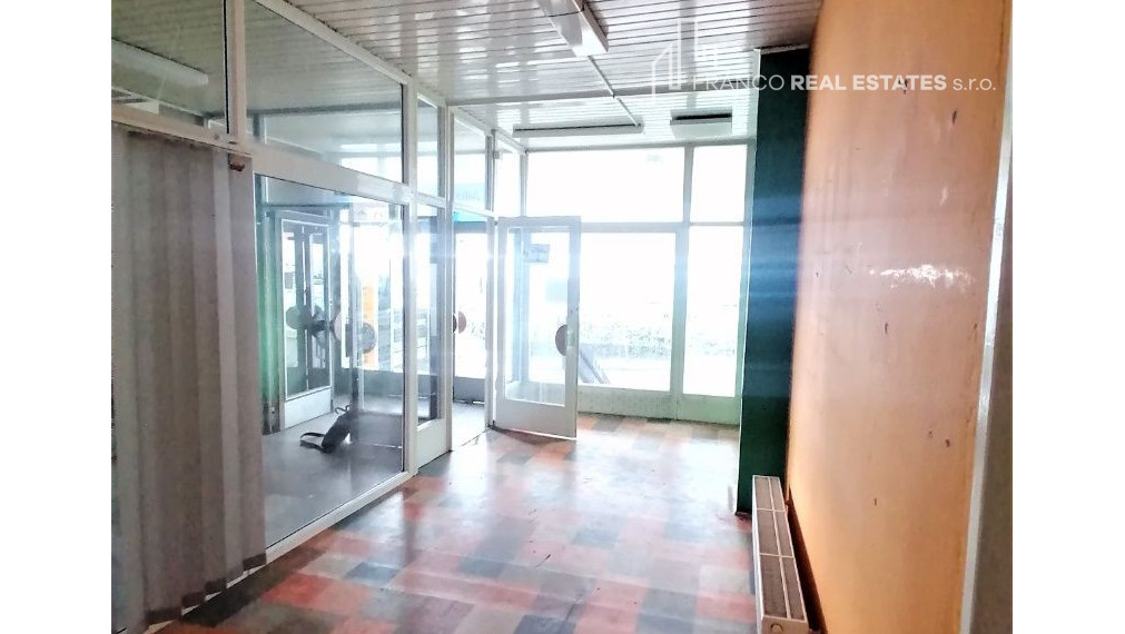 Prenájom kancel./ obchodných priestorov centre mesta BnB (Oproti TESCO)