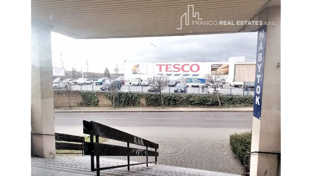 Prenájom kancel./ obchodných priestorov centre mesta BnB (Oproti TESCO)