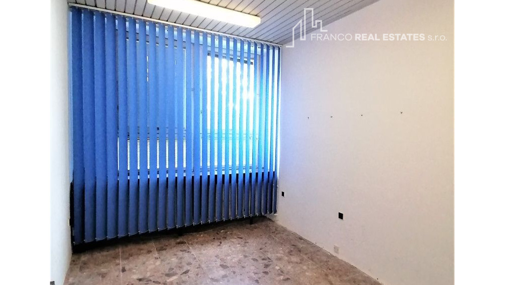 Prenájom kancel./ obchodných priestorov centre mesta BnB (Oproti TESCO)