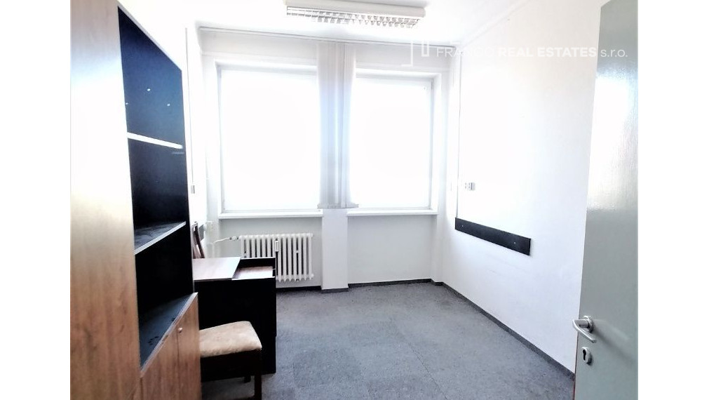 Kancelárie na prenájom - centrum Topoľčany /TOP ADRESA/