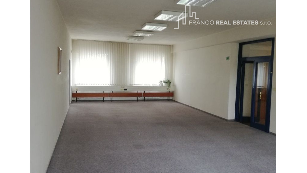 PRENÁJOM  Otvoreného priestoru 70 m2 v centre mesta Senica TOP ADRESA