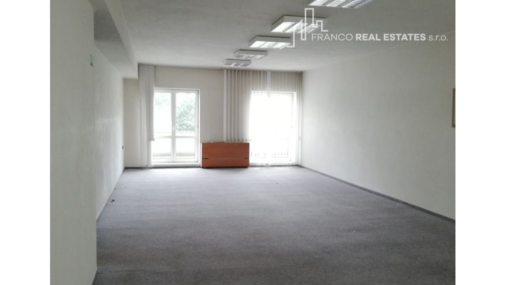 PRENÁJOM  Otvoreného priestoru 70 m2 v centre mesta Senica TOP ADRESA