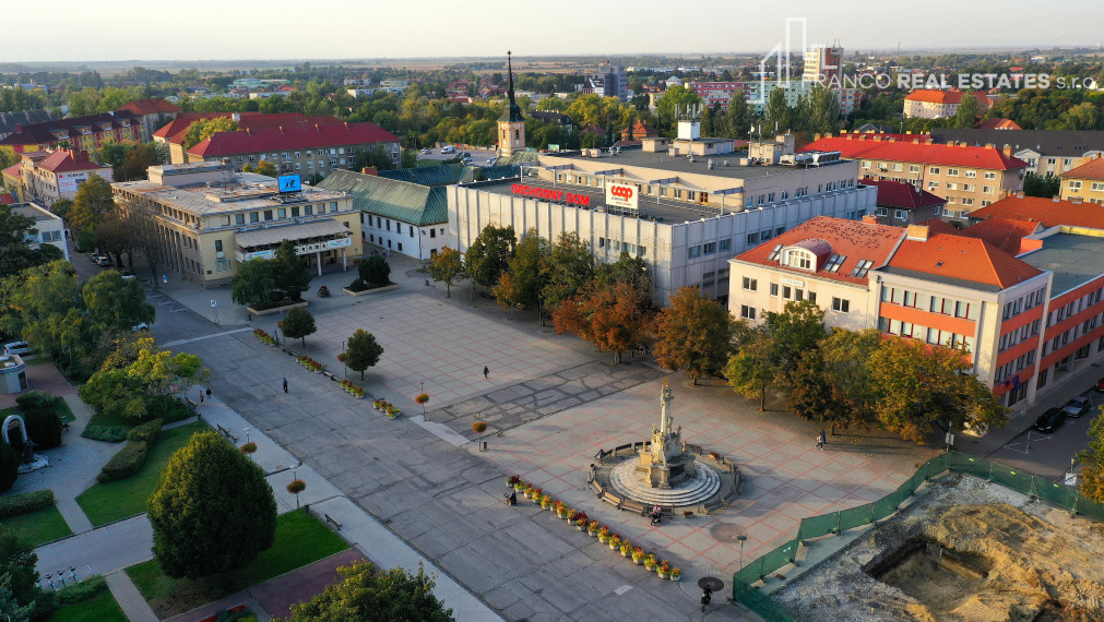 Priestor v priamom centre mesta Nové Zámky 21m2 (kaderníctvo, beauty služby a iné)