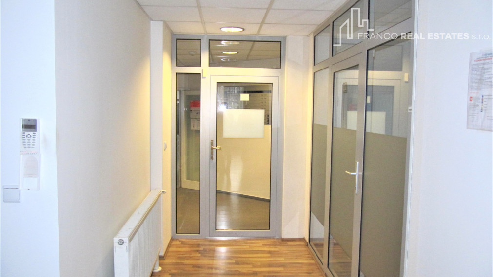 Prenájom kancelárii a obchodných priestorov v centre mesta Vranov nad Topľou