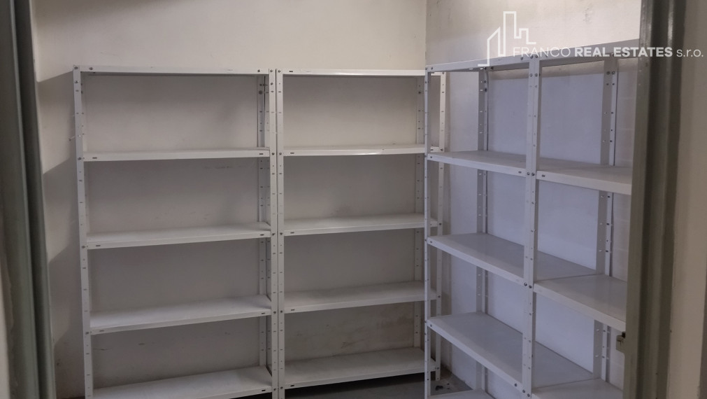 Skladové priestory v centre mesta Senica