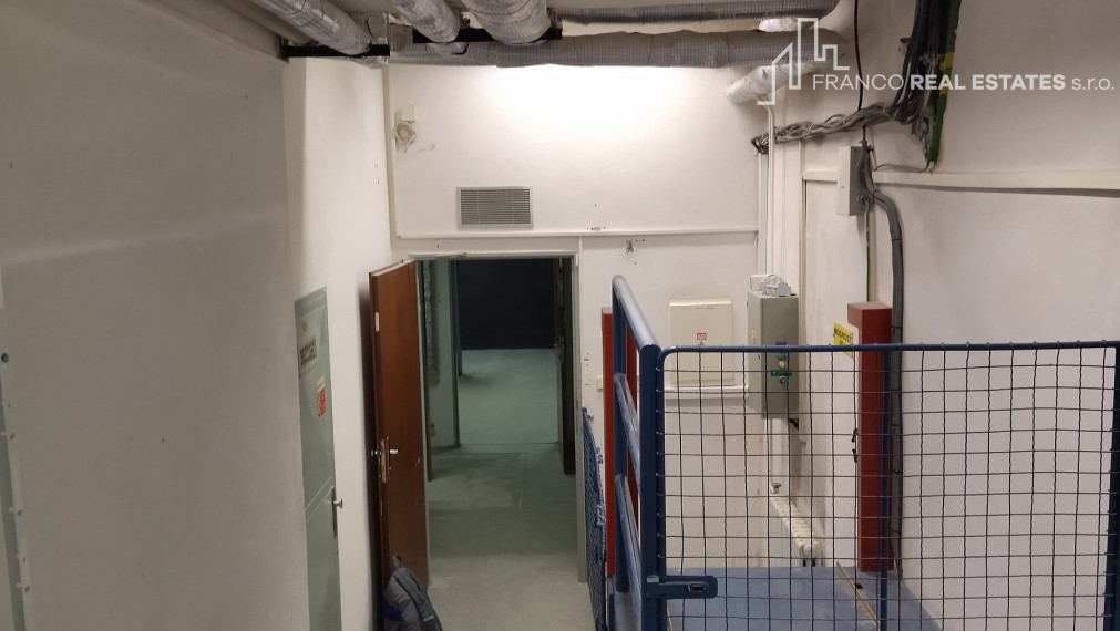 Skladové priestory v centre mesta Senica