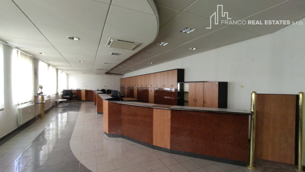 Otvorený priestor v priamom centre mesta Nové Zámky 113m2