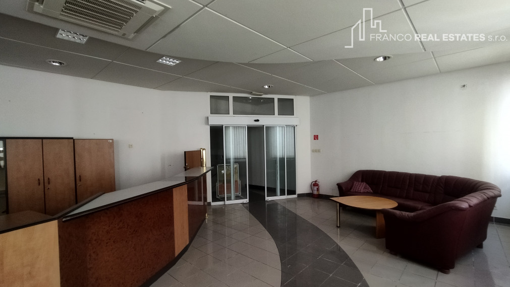 Otvorený priestor v priamom centre mesta Nové Zámky 113m2