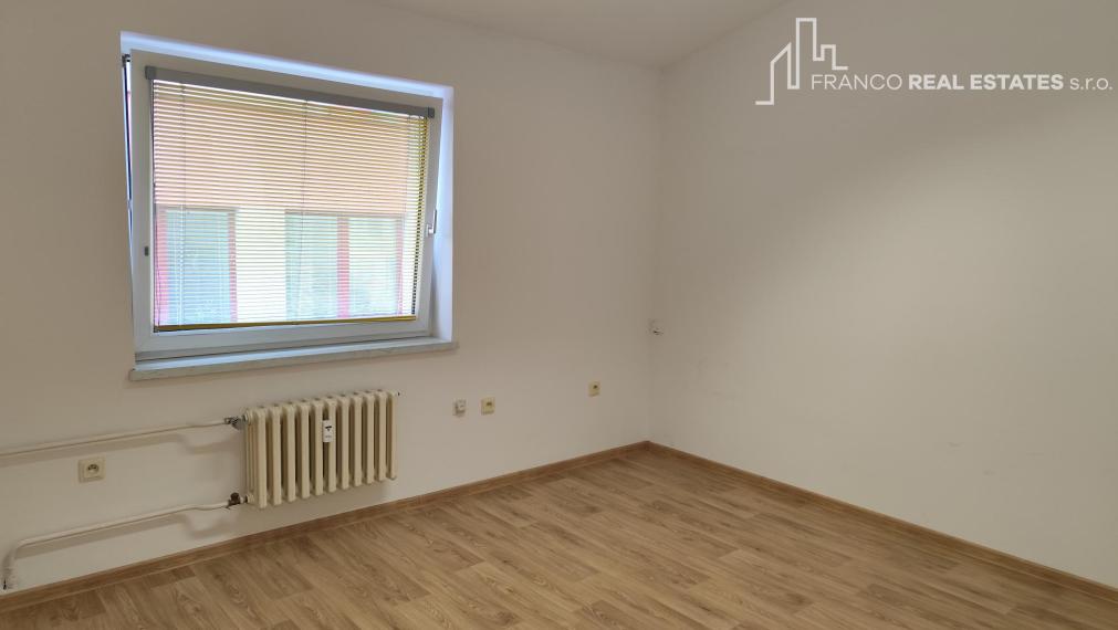 Kancelárie v priamom centre mesta Nové Zámky 15m2