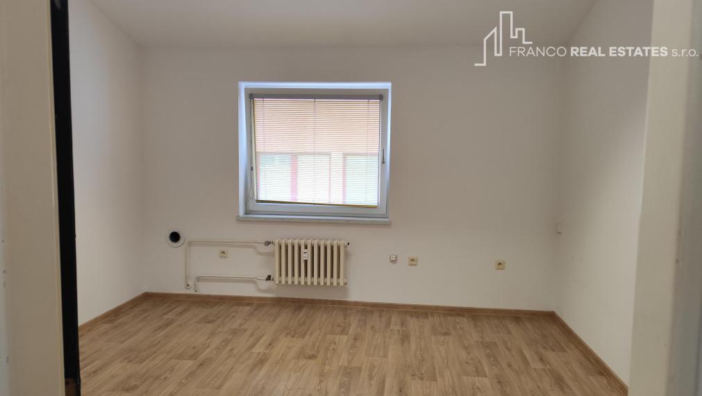 Kancelárie v priamom centre mesta Nové Zámky 15m2