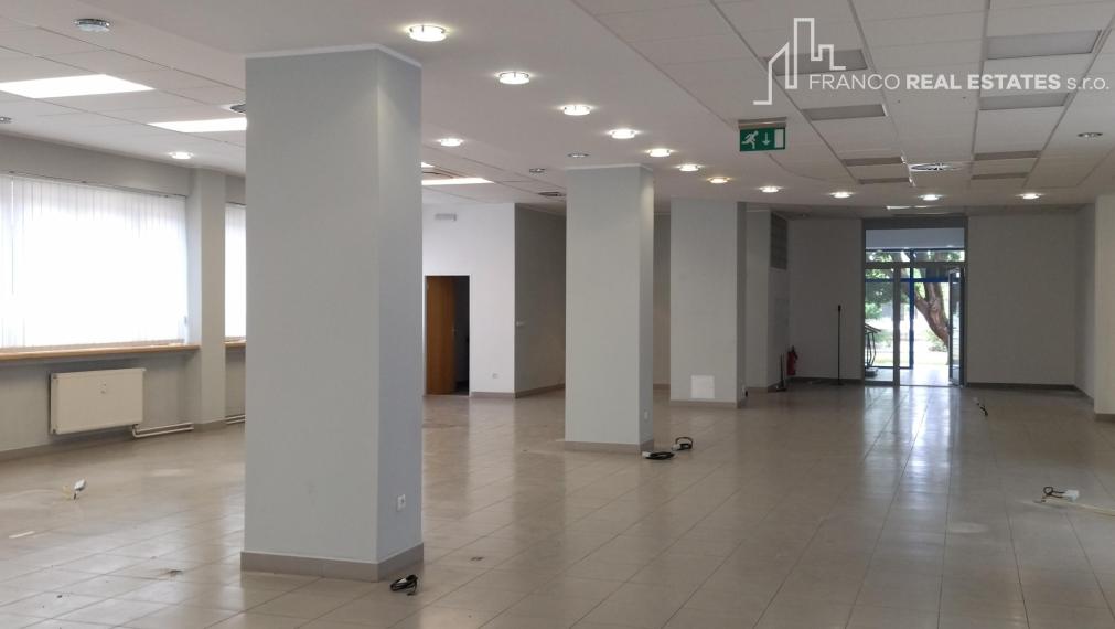 Obchodný priestor v priamom centre mesta Galanta 260m2