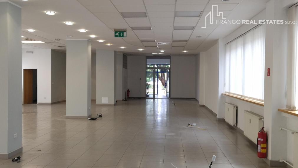Obchodný priestor v priamom centre mesta Galanta 260m2