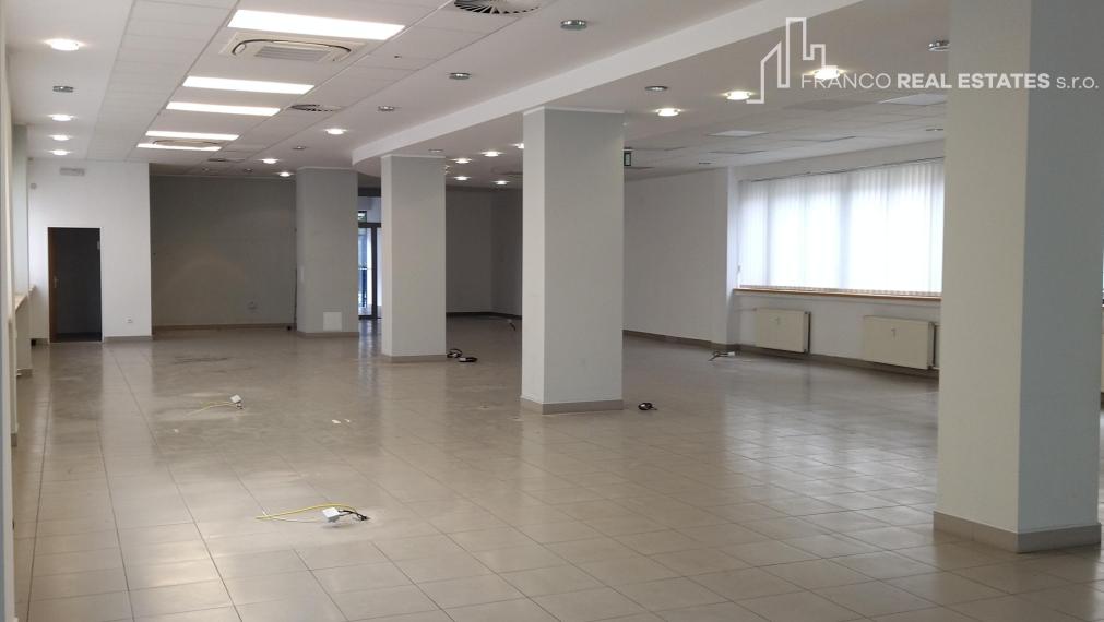 Obchodný priestor v priamom centre mesta Galanta 260m2
