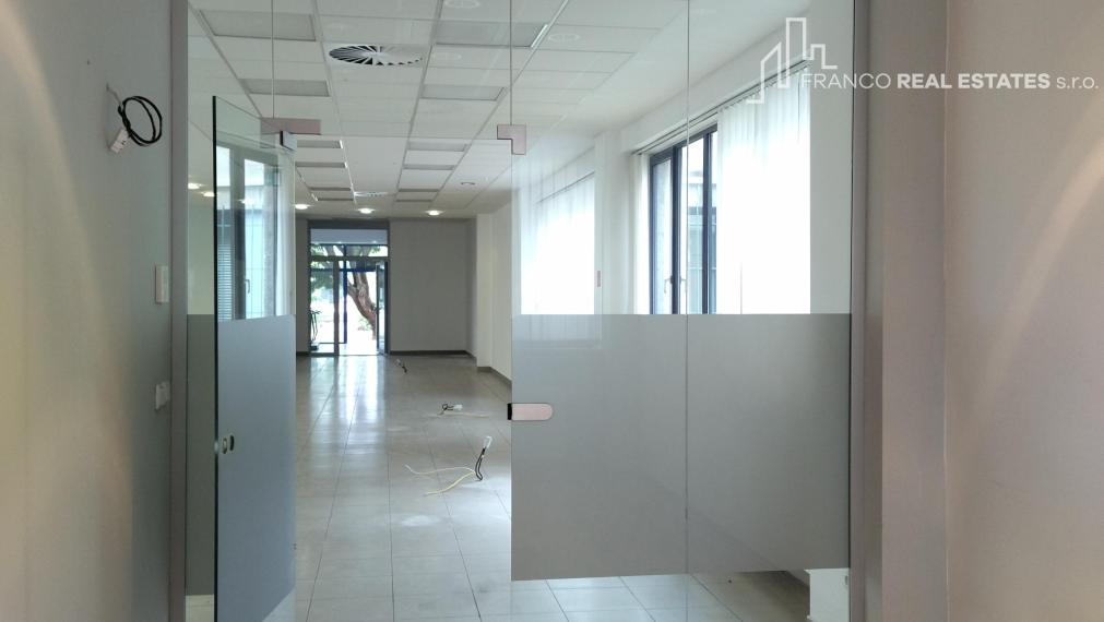 Obchodný priestor v priamom centre mesta Galanta 260m2