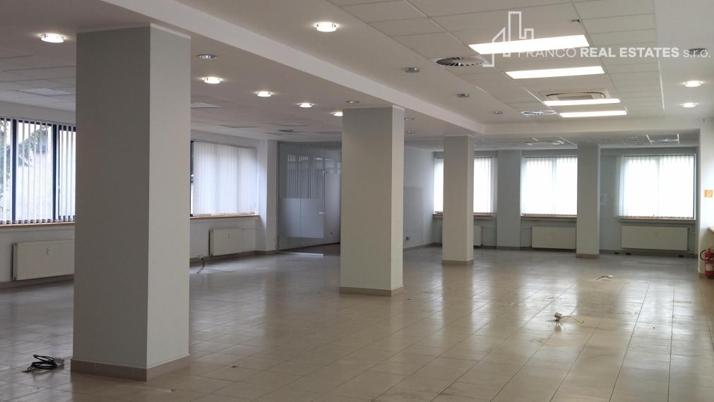 Obchodný priestor v priamom centre mesta Galanta 260m2