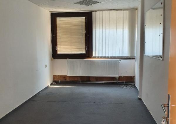 Prenájom kancelárskych priestorov v centre mesta ŽnH / 17m2