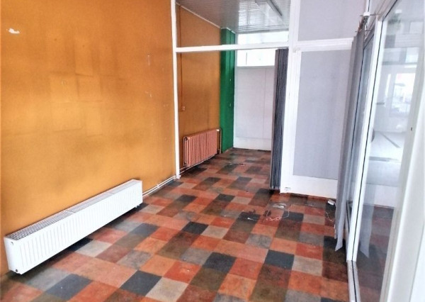 Prenájom kancel./ obchodných priestorov centre mesta BnB (Oproti TESCO)