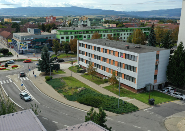 Prenájom kancelárii a obchodných priestorov v centre mesta Vranov nad Topľou