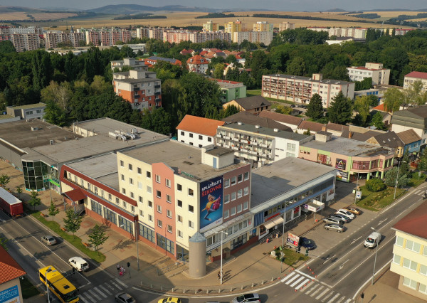 Prenájom 650 m2 kancelárskej plochy v centre mesta Senica